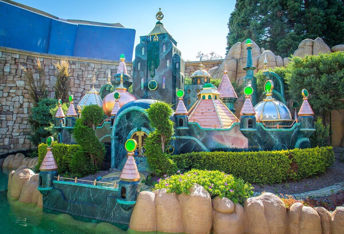 The Wizard of Oz at Le Pays des Contes de Fees View of the Emerald City from The Wizard of Oz in the attraction Le Pays des Contes de Fees