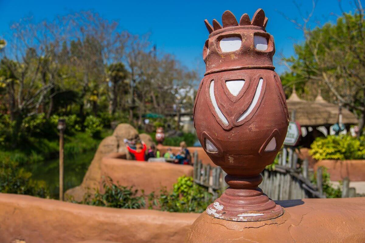 African decoration in Adventureland An African looking decorative object in the shape of a vase near the restaurant Hakuna Matata