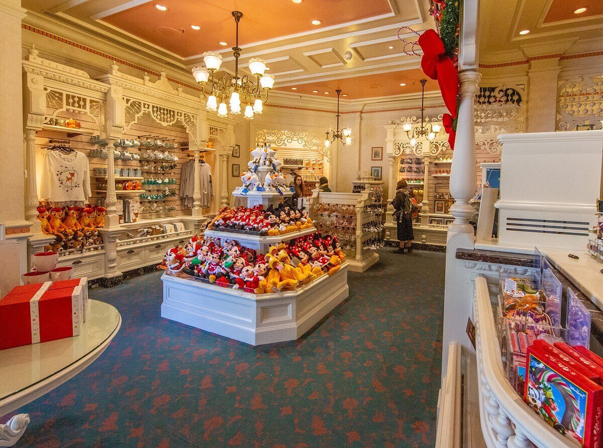 Offer in the ladies department Offer in the ladies department