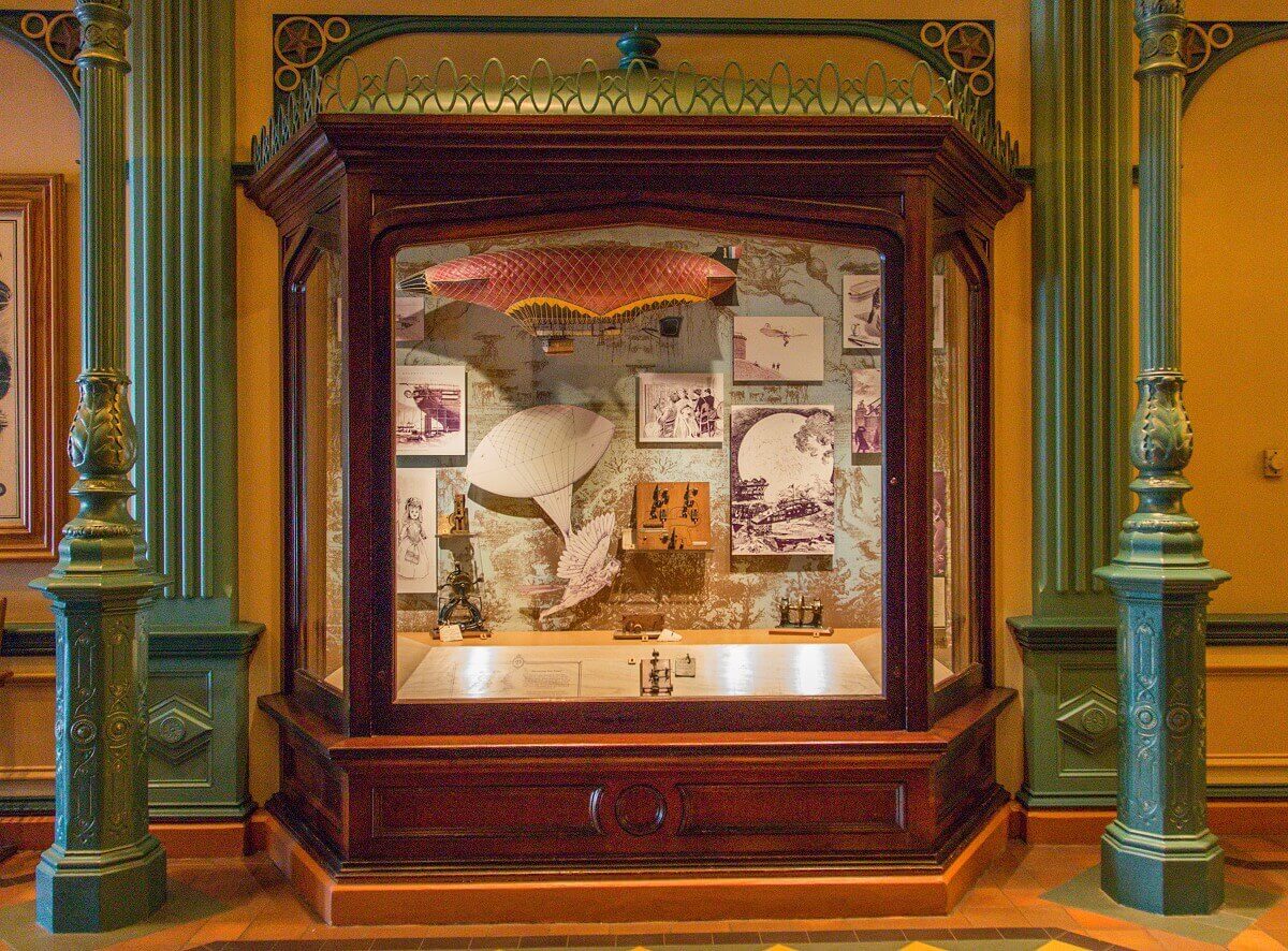 Display case with a model of the airship Hyperion Display case with a model of the airship Hyperion and other zeppelins