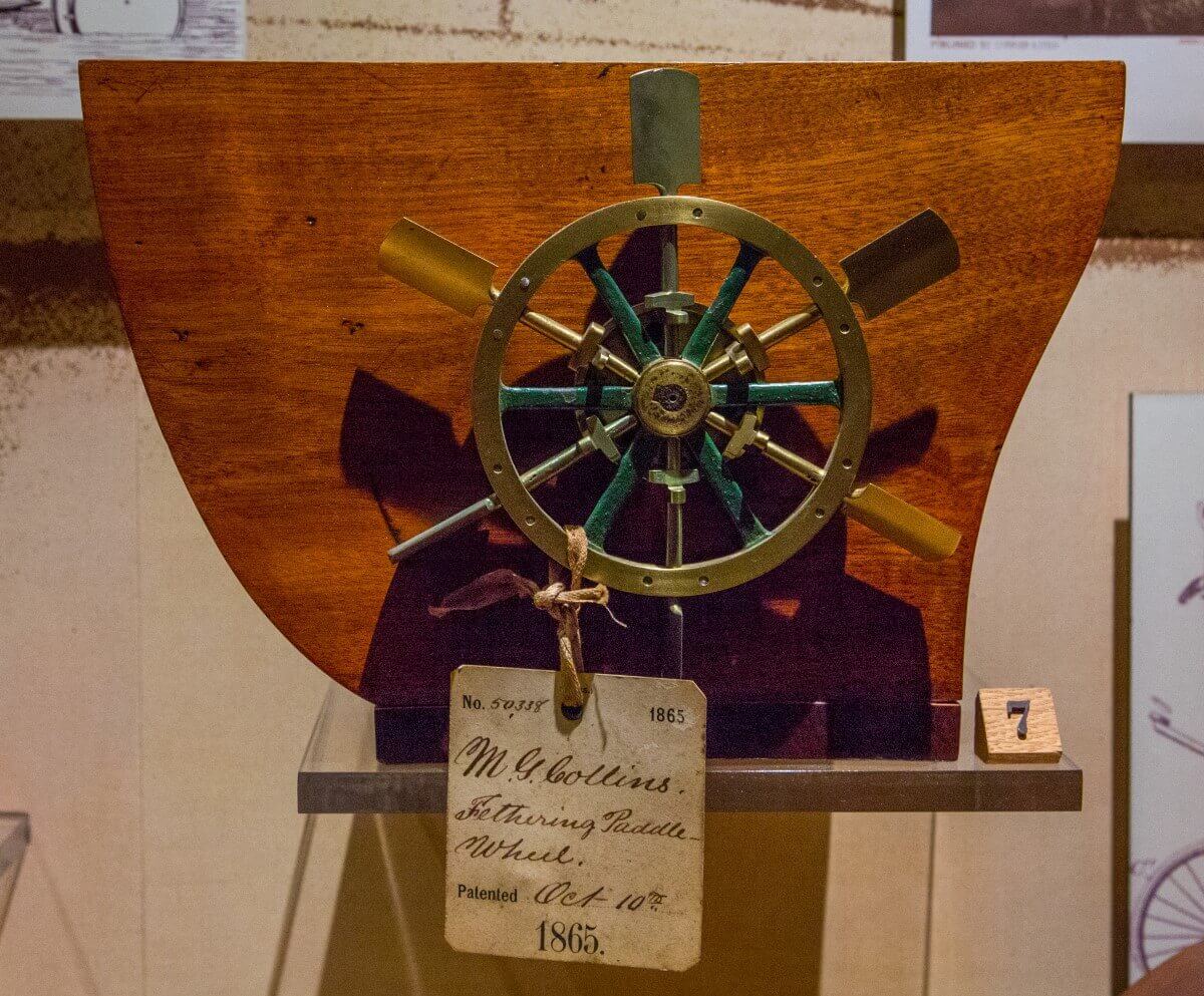 Model of a bucket wheel with rocker arms Model of a bucket wheel with rocker arms