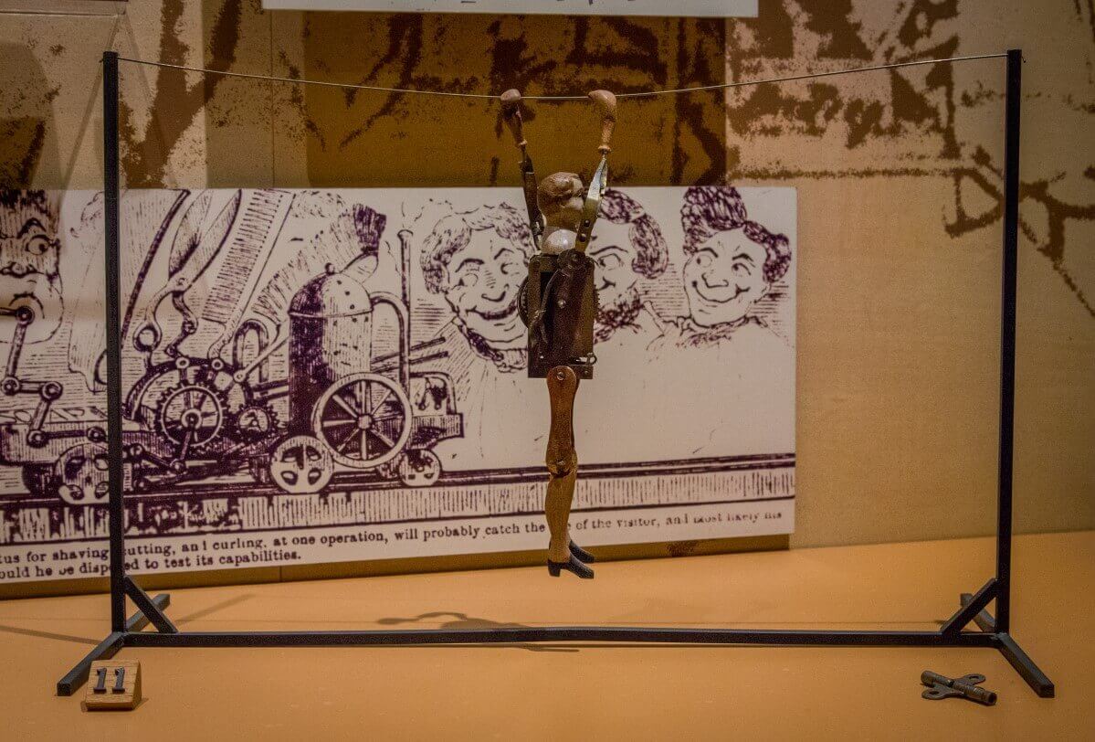 Patent model of a mechanical figure Patent model of a mechanical figure on a hanging rope