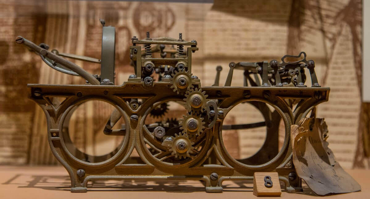 Model of an ironing machine Model of an ironing machine