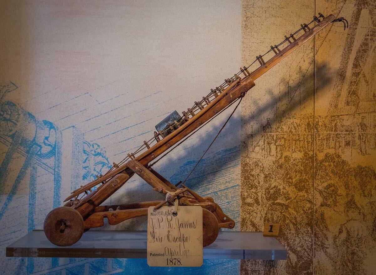 Patent model of a fire escape Patent model of a fire escape from the year 1878