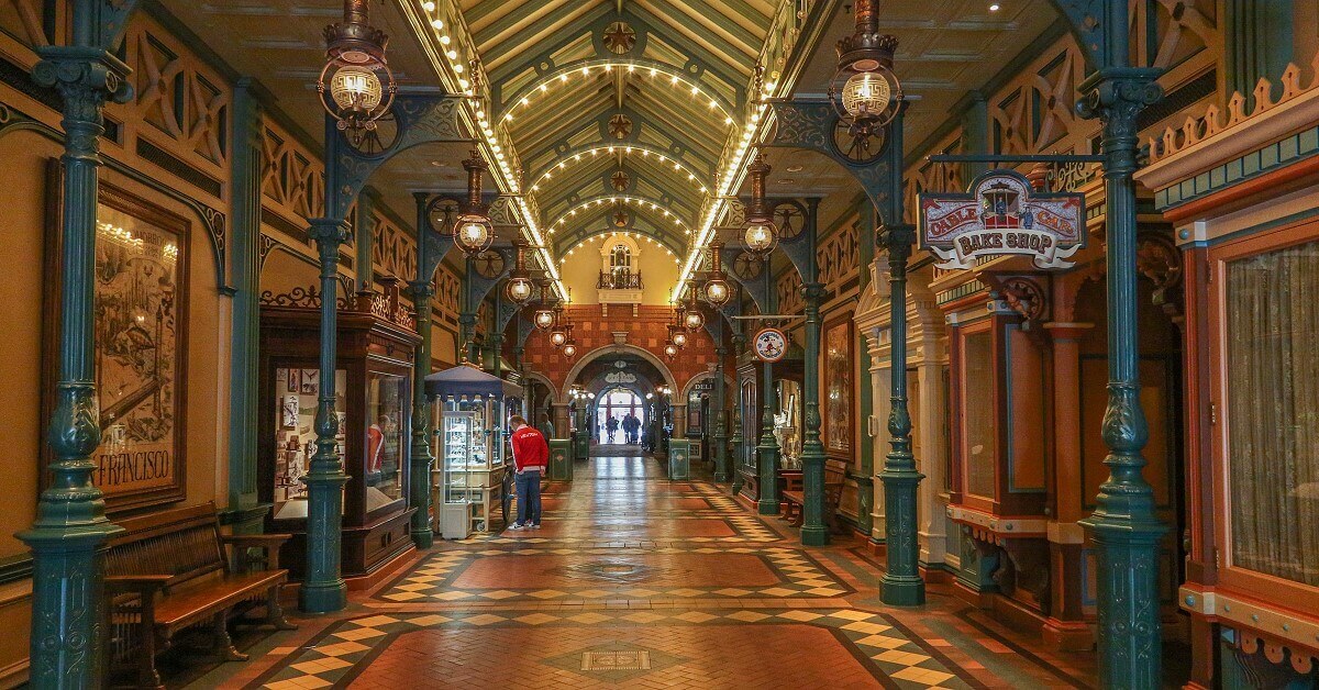 Discovery Arcade Looking down into the Discovery Arcade in Disneyland Paris