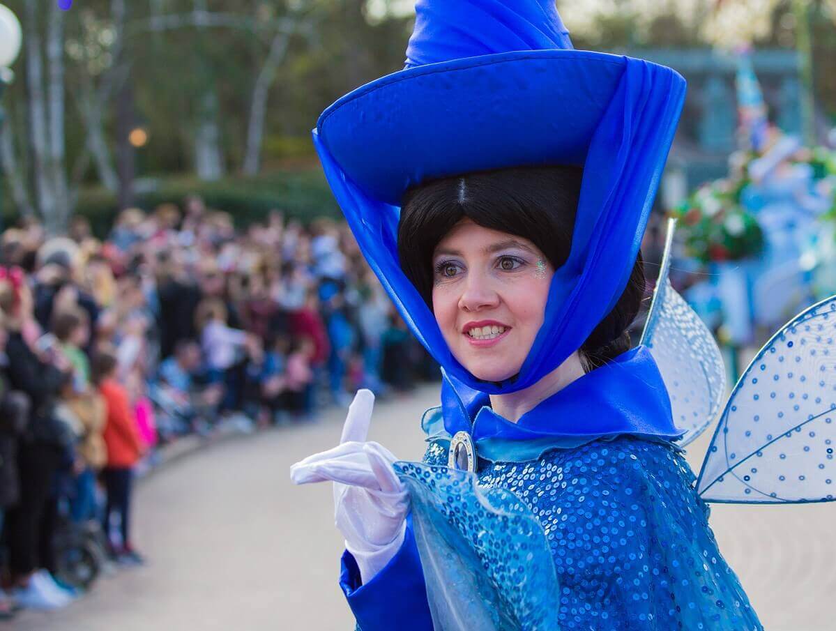 Fairy Sunshine at the Parade Fairy Sunshine in her blue robe at Disney Stars on Parade
