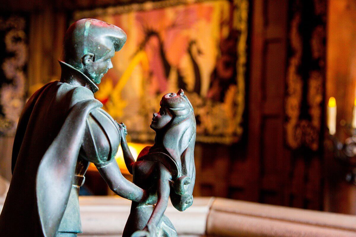 Prince and Sleeping Beauty figure One figure shows the prince with Sleeping Beauty dancing