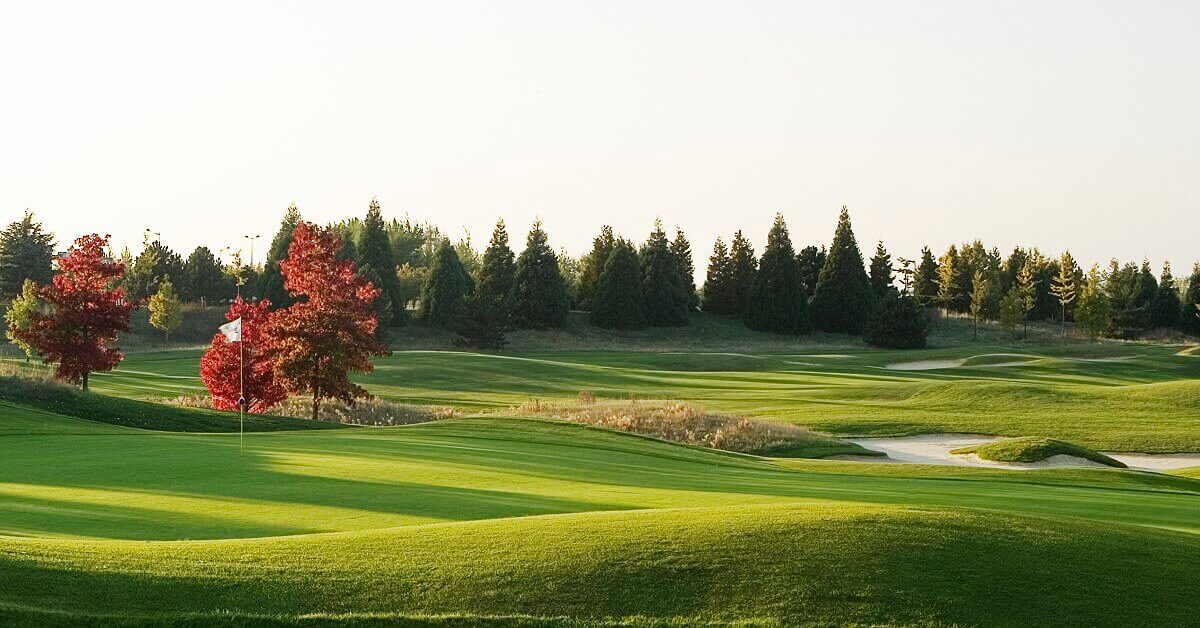 Golf Disneyland Paris Blick auf den Golfplatz des Disneyland Paris in den Morgenstunden