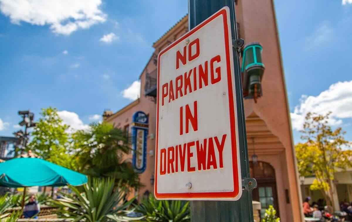 No Parking Sign on Hollywood Boulevard No parking sign on Hollywood Boulevard: No parking in Driveway