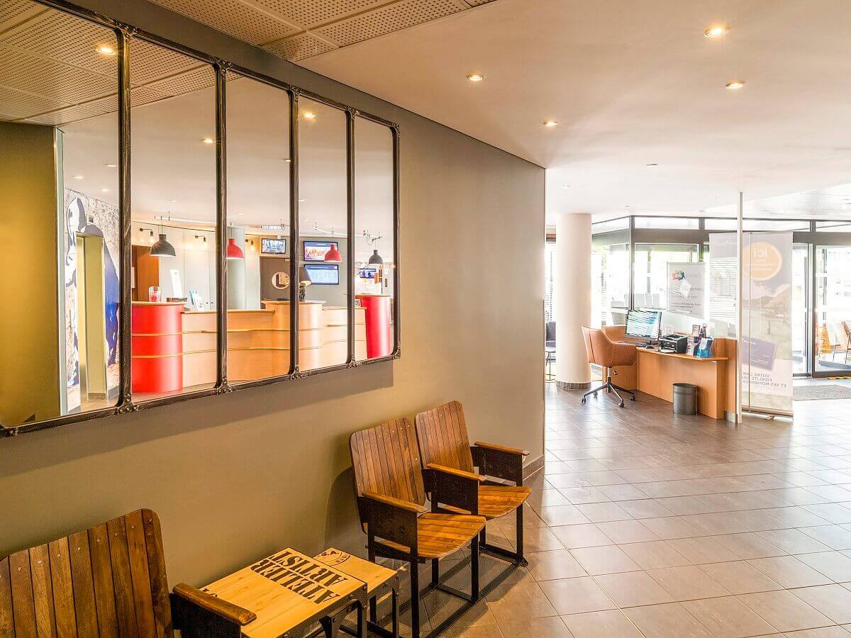 Lobby at Ibis Val d'Europe Lobby at Ibis Val d'Europe