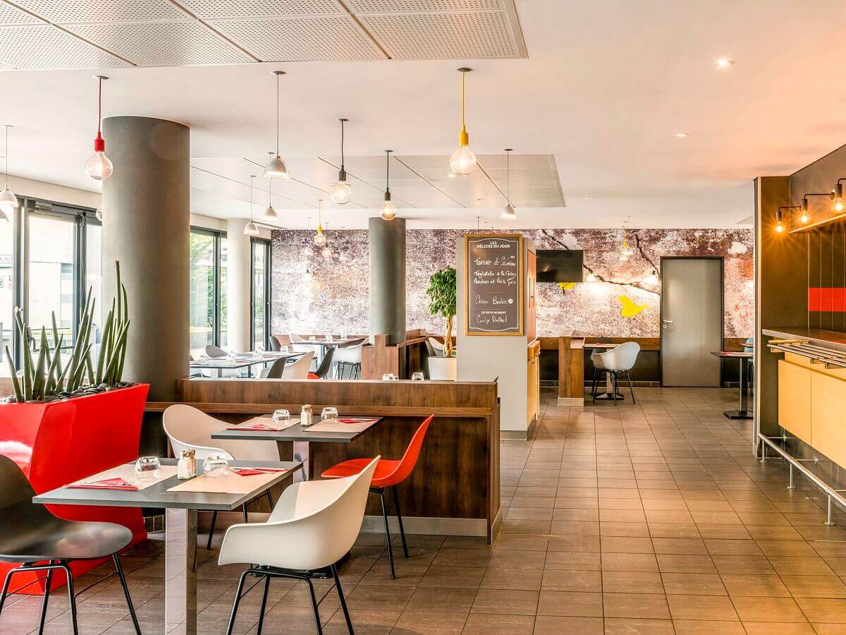 Restaurant at the Ibis Hotel View of the restaurant of the Ibis Hotel at Disneyland Paris