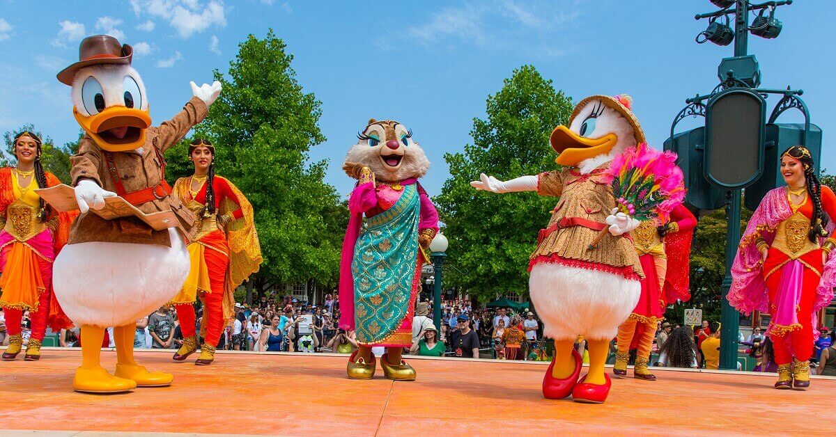 Jungle Book Jive Clarice, Daisy and Donald Duck dancing at the Jungle Book Jive