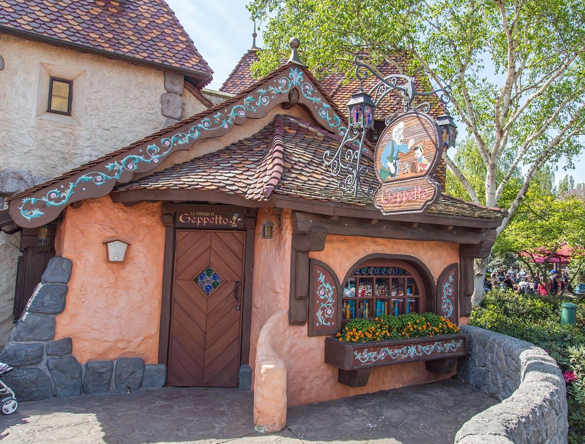 Entrance to the Bottega di Gepetto View of the rustic looking building of the Bottega di Gepetto in Fantasyland