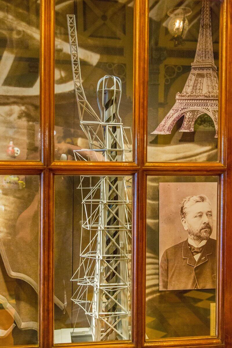 Close up of the scaffolding model of the statue Close up of the scaffolding model of the statue