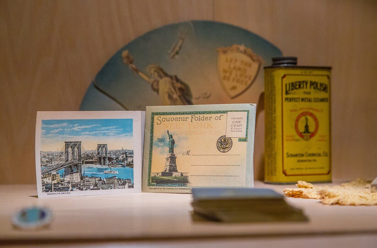 Souvenirs and other items advertising the Statue of Liberty Souvenirs and other items advertising the Statue of Liberty