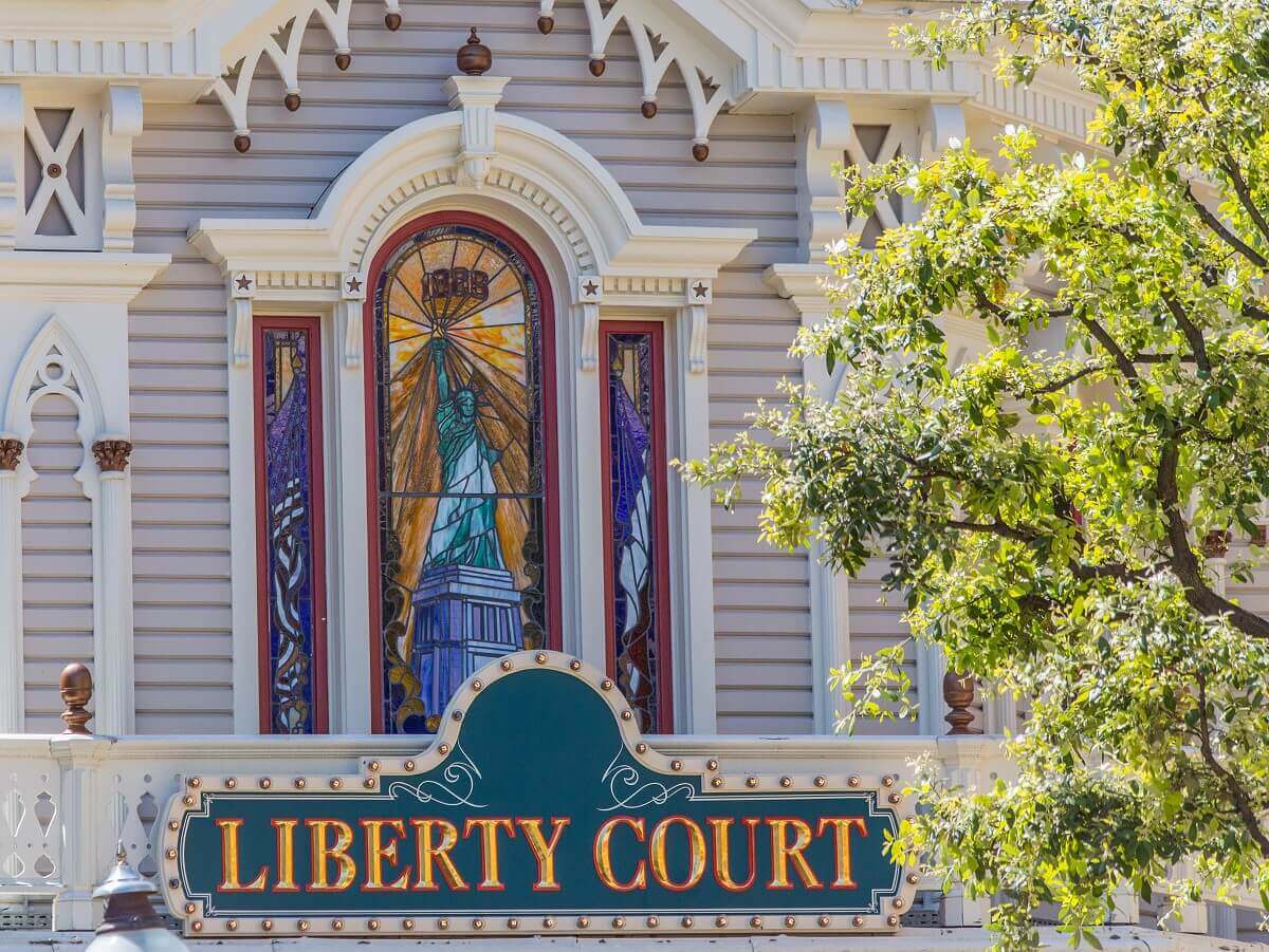 Stained glass window of the Statue of Liberty Stained glass window of the Statue of Liberty