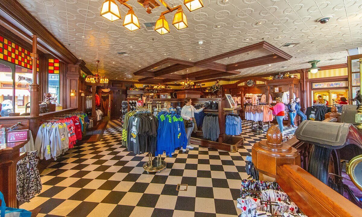 Long shot of the Main Street Motors showroom Long shot of the salesroom of Main Street Motors, on sale are mainly tops like t-shirts or sweaters.