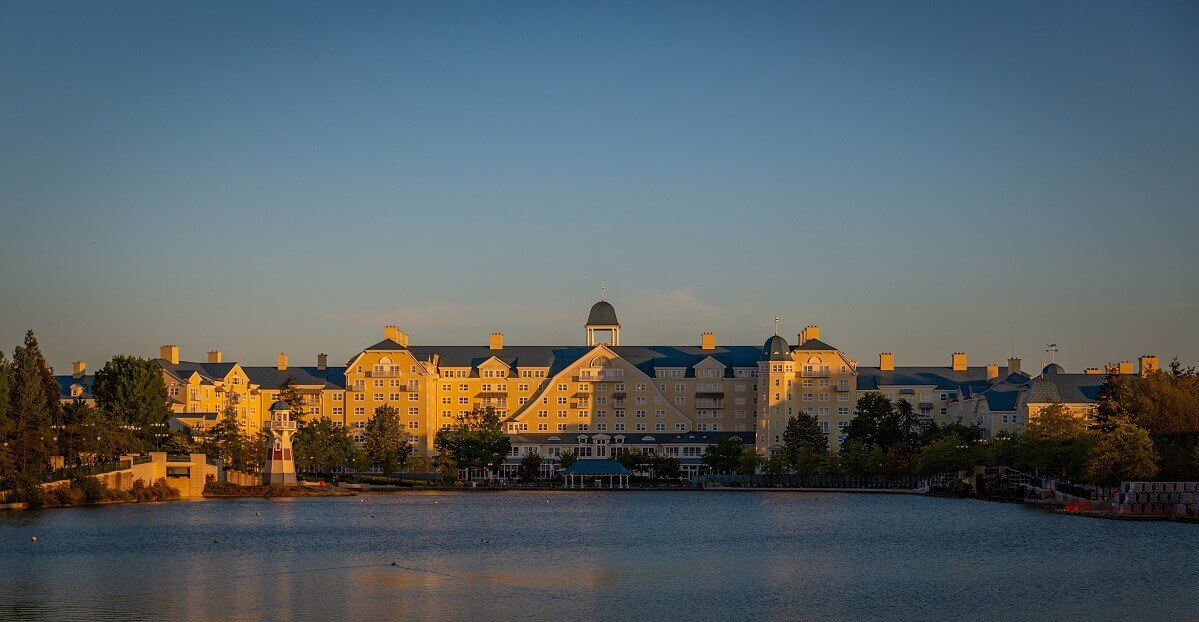 Newport Bay Club at sunset The Newport Bay Club at sunset, in the foreground you can see Lake Disney