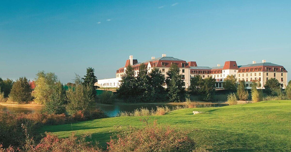 Radisson Blu Disneyland Paris The Radisson Blu golf resort in Disneyland Paris from the golf course