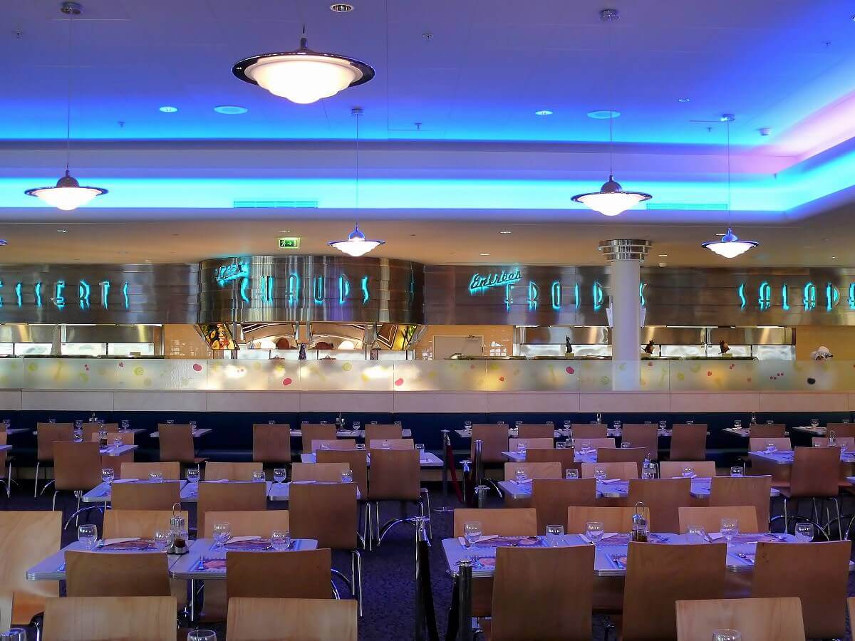Dining room Dining room of the Restaurant des Stars with view of the chrome/neon design on the wall above the buffet