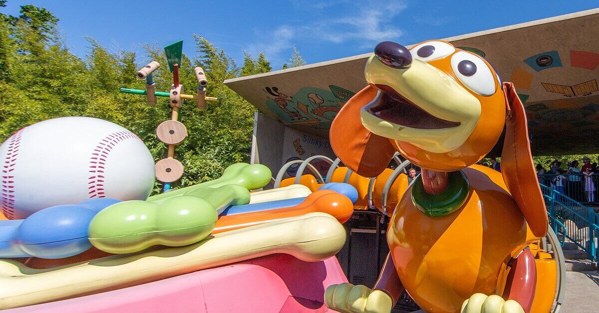 Slinky takes his turn at Slinky Dog Zig Zag Spin