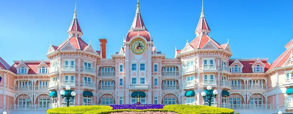 Disneyland Hotel in Disneyland Paris als Symbol für die Buchung einer Disneyland Paris Pauschale
