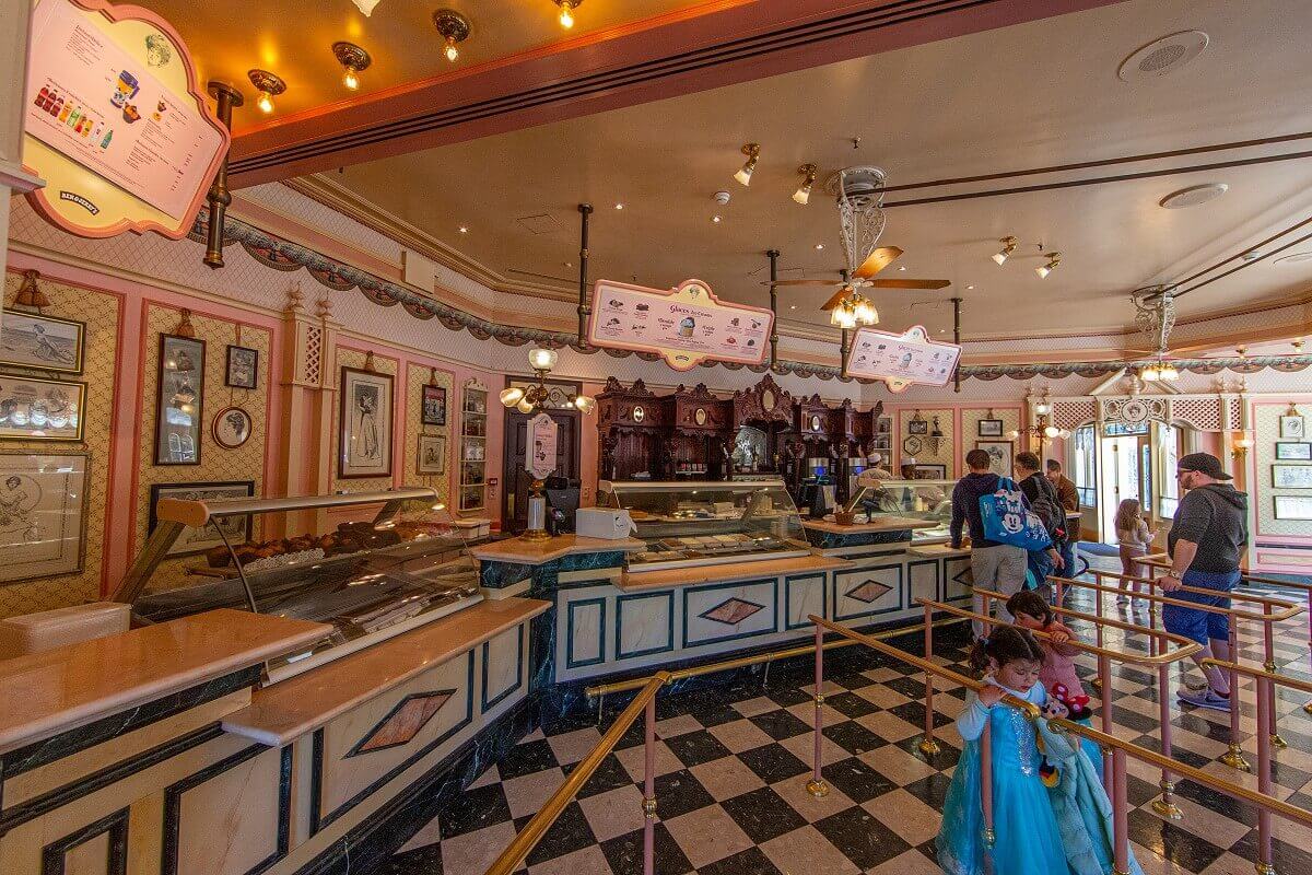 Sales counter Sales counter with display: muffins, cookies & ice cream