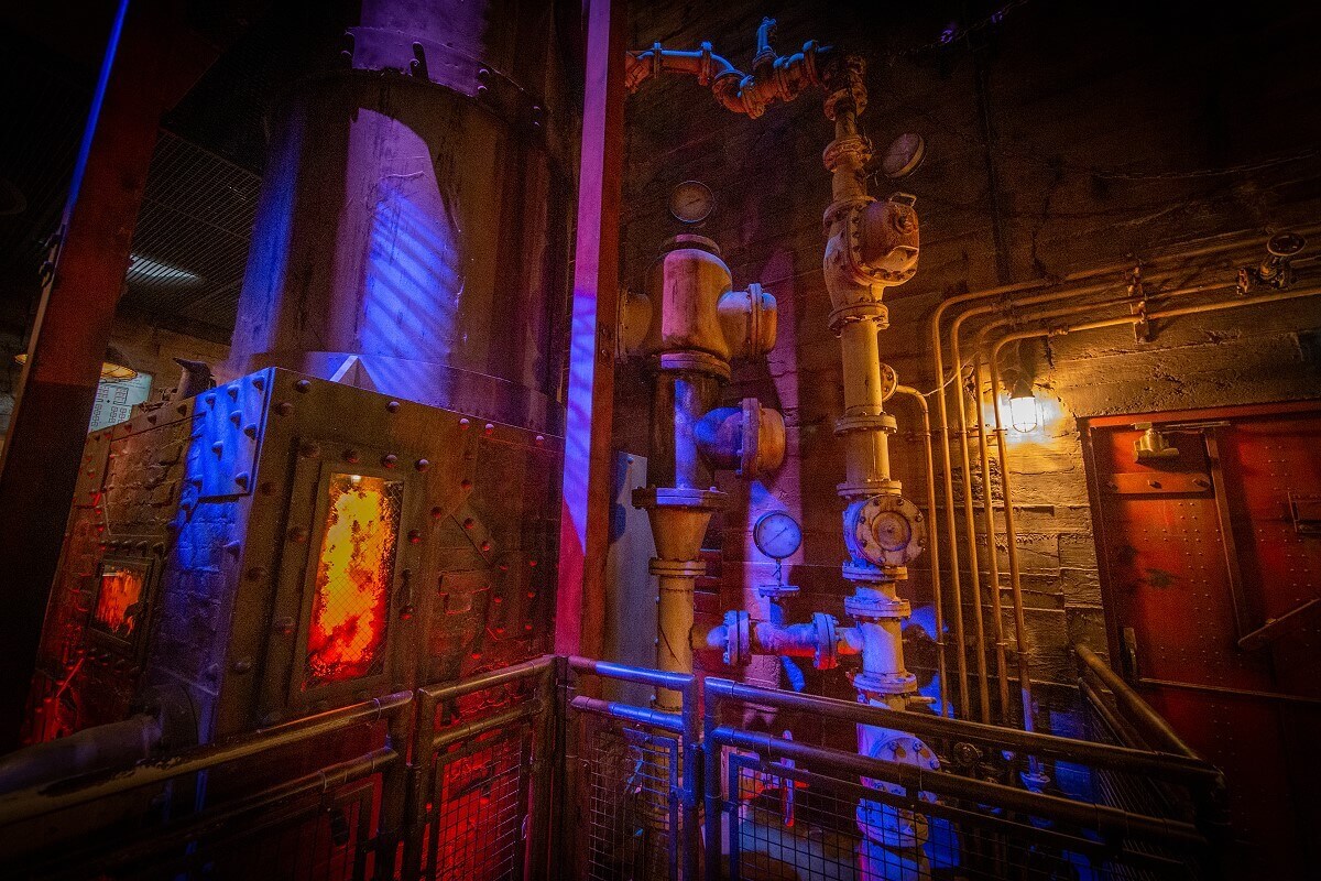 Heating room The boiler room in the basement of the hotel, with pipes, valves and pressure gauges.