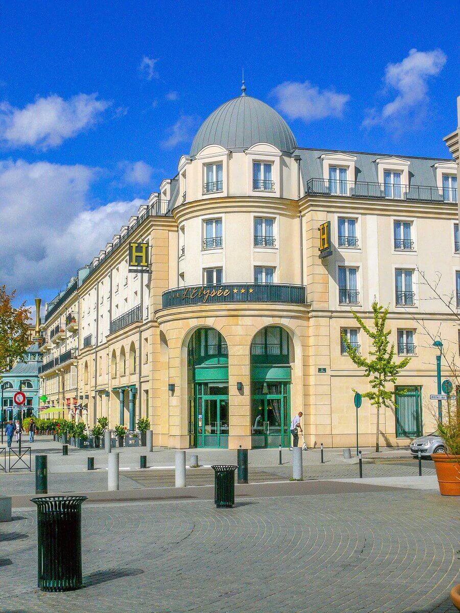Hotel L'Elysee in the Val d'Europe Hotel L'Elysee in the Val d'Europe