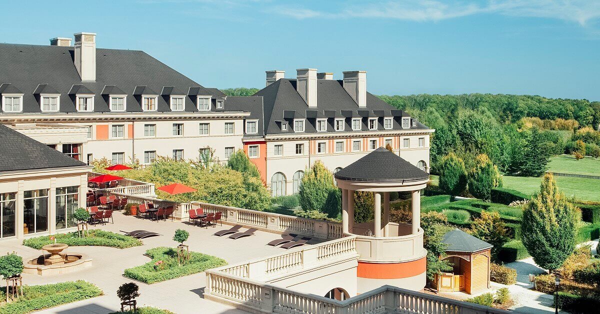 Vienna House Dream Castle Beautifully designed courtyard of the Vienna House Dream Castle Hotel in Disneyland Paris
