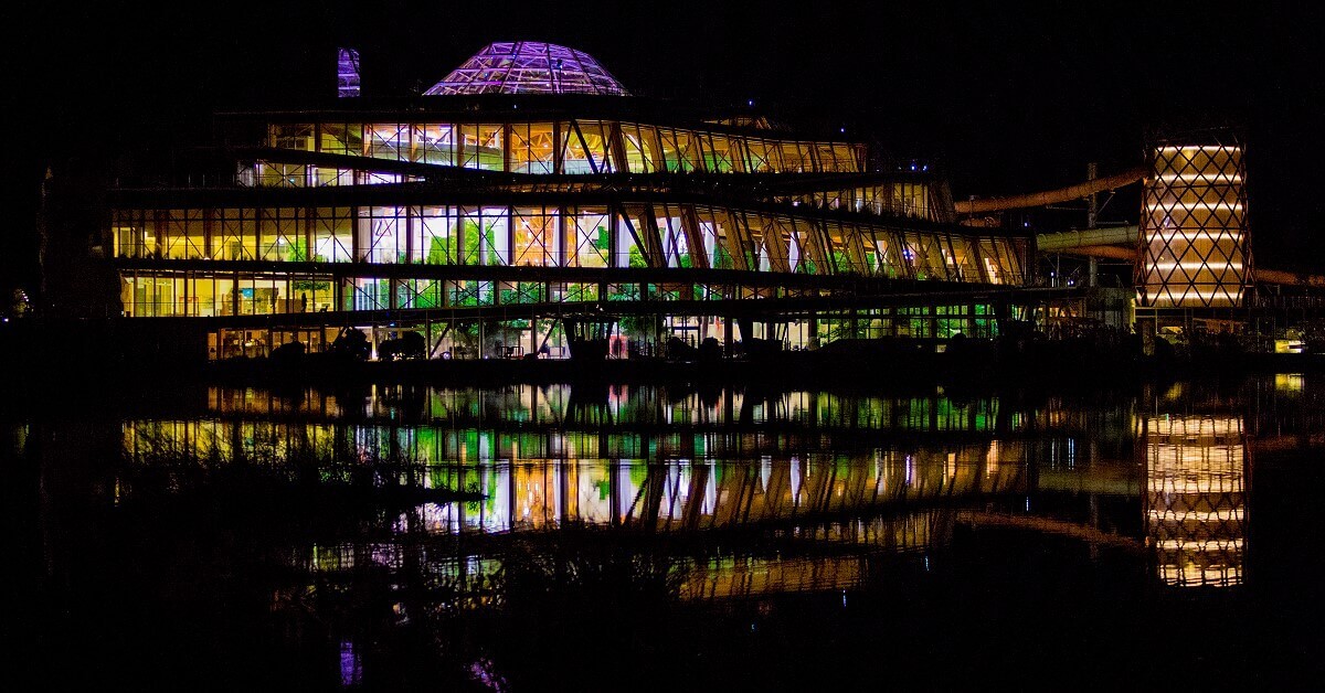 Villages Nature The AquaMundo in the Villages Nature by night
