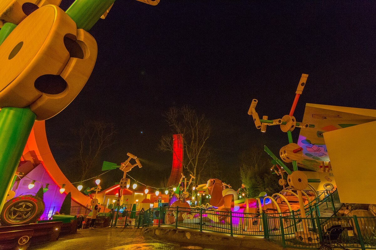 Toy Story Playland by night Total of Toy Story Playland at night with RC Racer and Slinky Dog ZigZag Spin