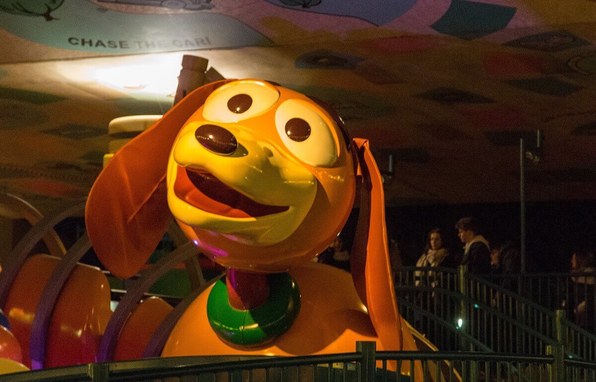 Slinky Dog Head of Slinky Dog at night